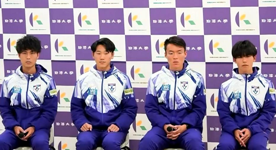 箱根駅伝へ向けた駒大オンライン取材会に出席した左から鈴木、篠原、佐藤、山川