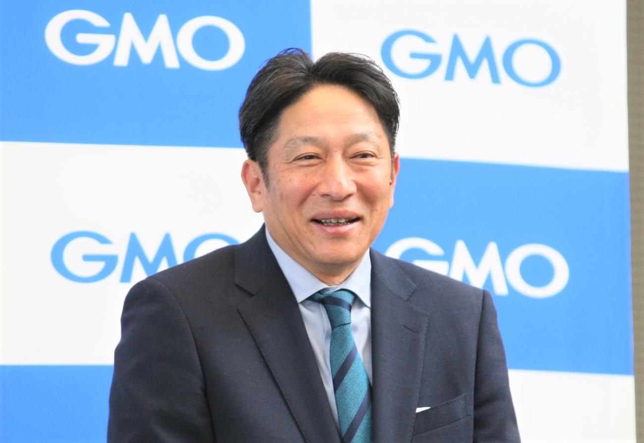 ニューイヤー駅伝へ向けたGMOインターネットグループの決戦直前記者会見に出席した原晋EKIDENダイレクター（撮影・藤塚大輔）