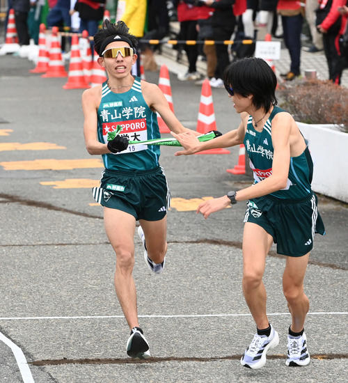 箱根駅伝】太田蒼生「風景変わった」サングラス外してスパート、青学大