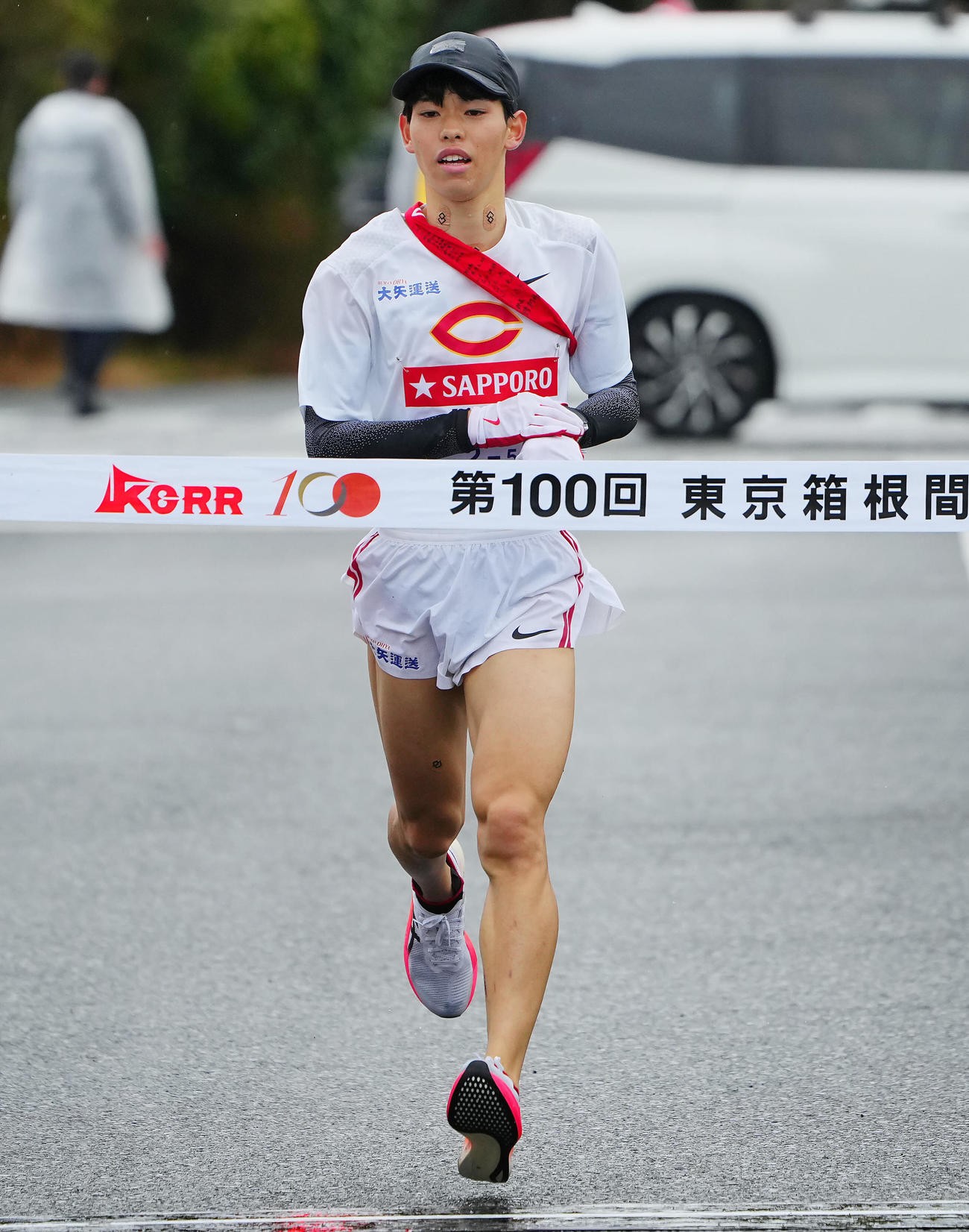 13位でゴールする中大5区山崎（撮影・垰建太）