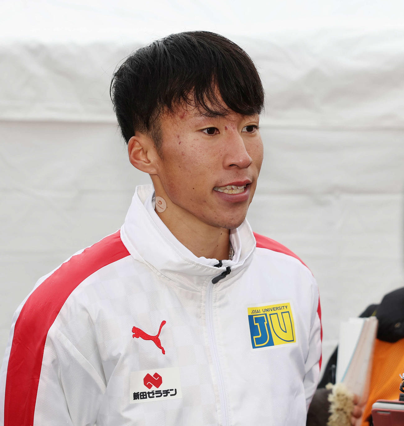 取材に応じる5区区間賞の城西大・山本（撮影・宮地輝）