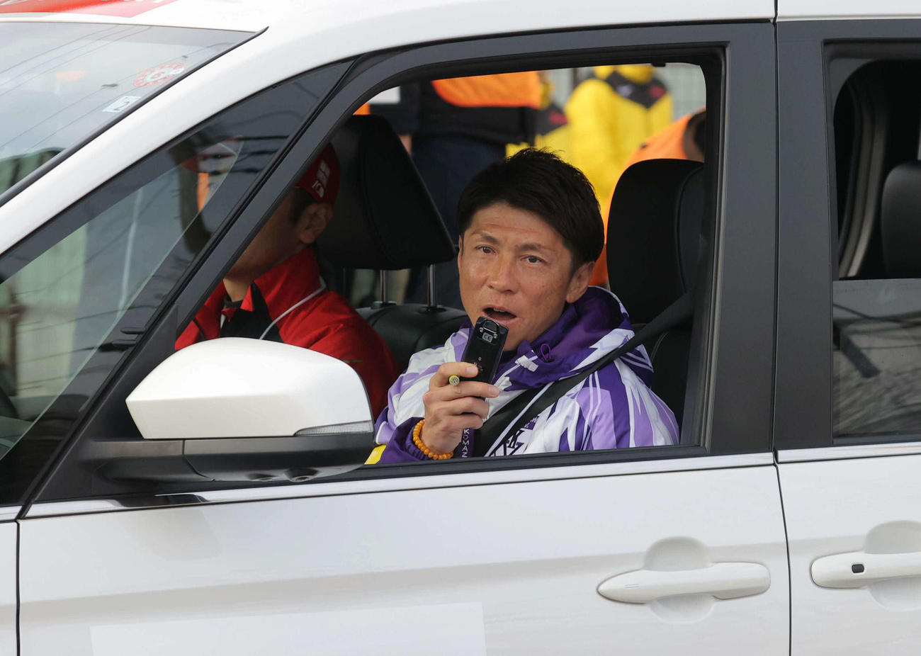 運営管理車から選手を鼓舞する駒大・藤田監督（代表撮影）