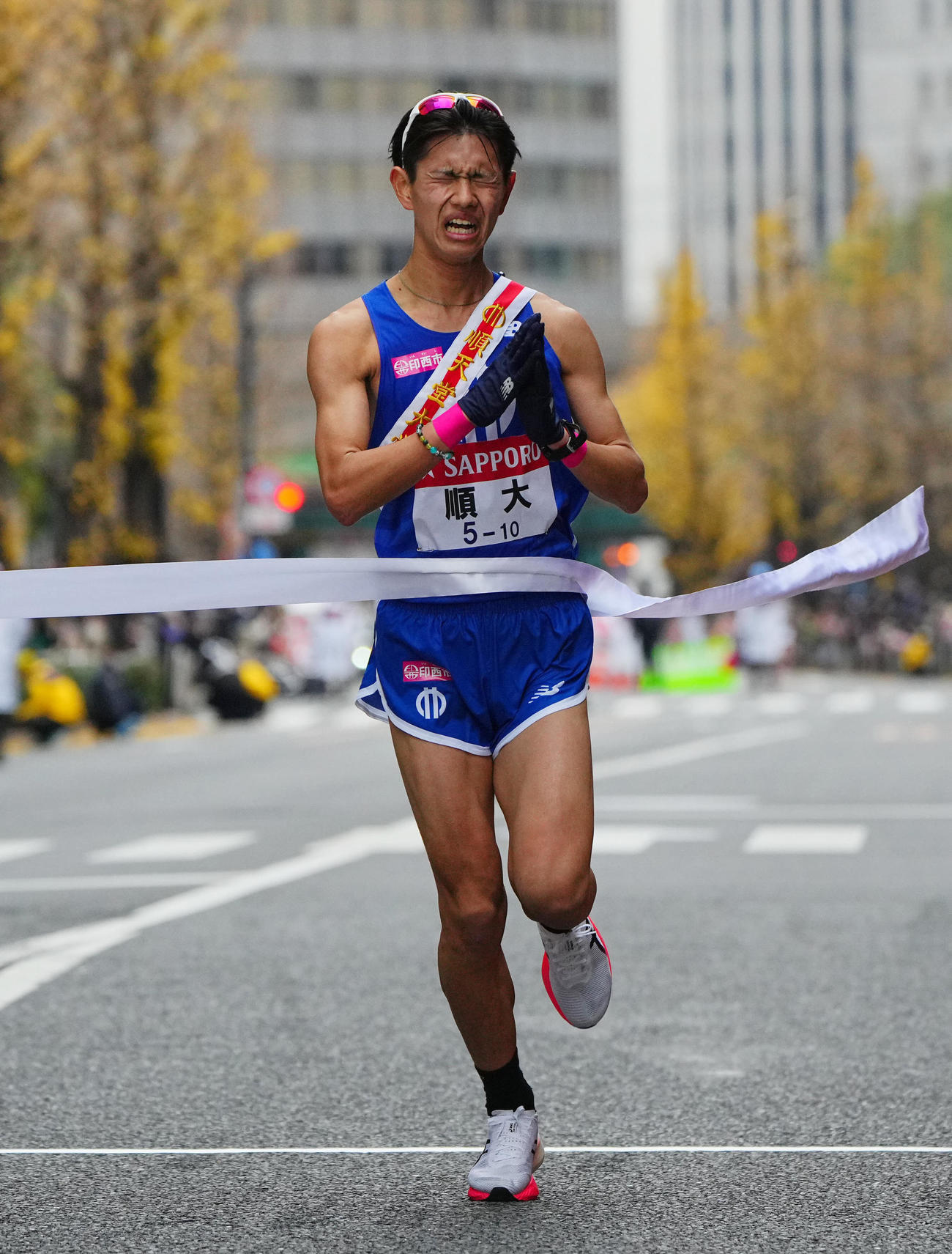 箱根駅伝　復路　総合17位でゴールする順大10区斎藤（撮影・垰建太）