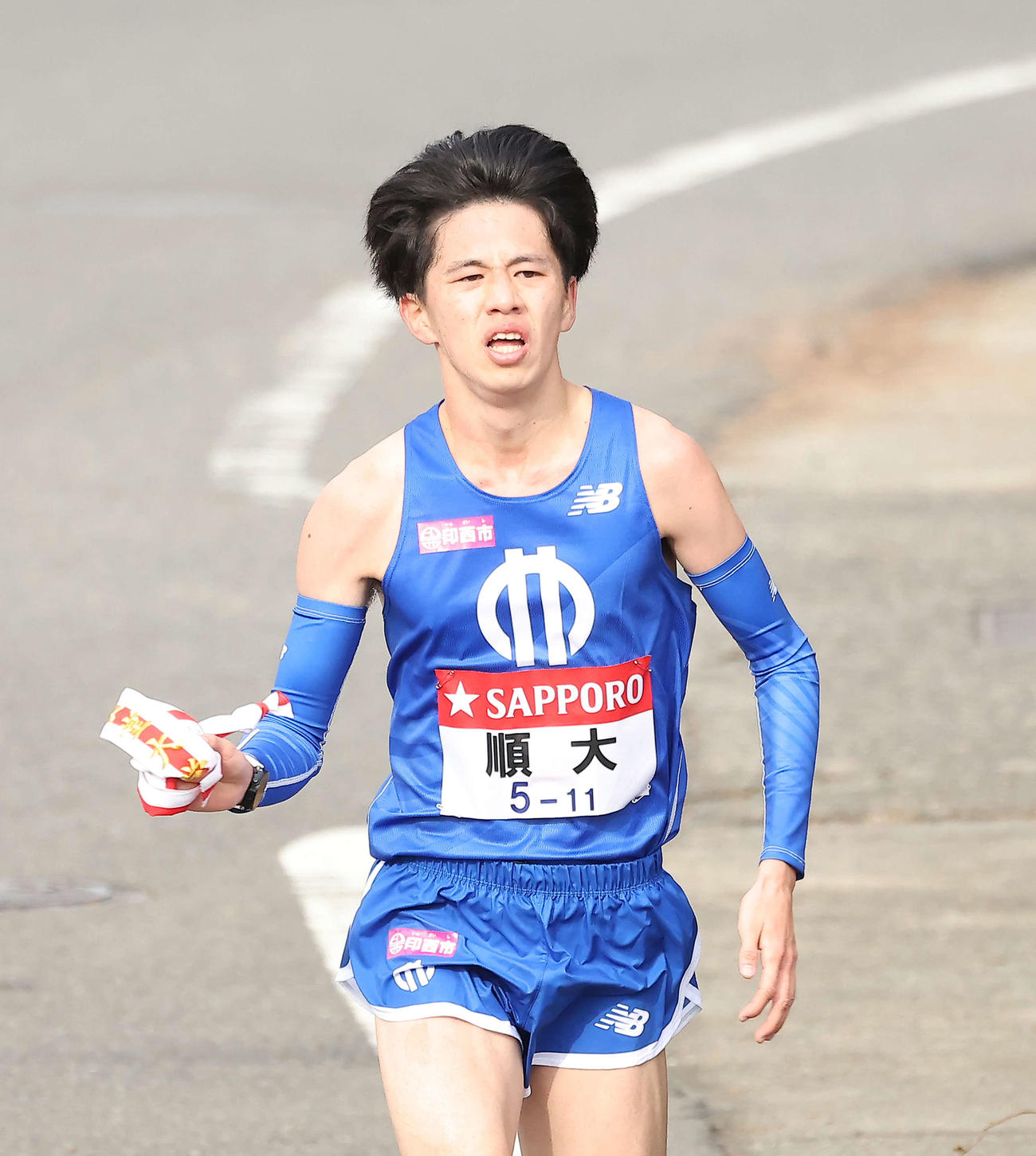 平塚中継所手前を力走する順大7区内田（撮影・河田真司）