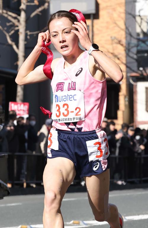 2区を走る岡山・ドルーリー朱瑛里（撮影・上田博志）