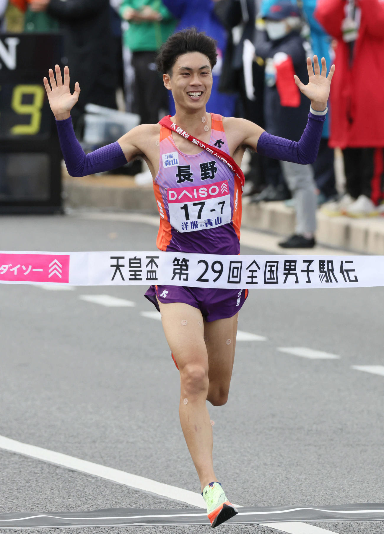 全国男子駅伝　優勝した長野7区アンカーの鈴木芽吹（撮影・加藤孝規）