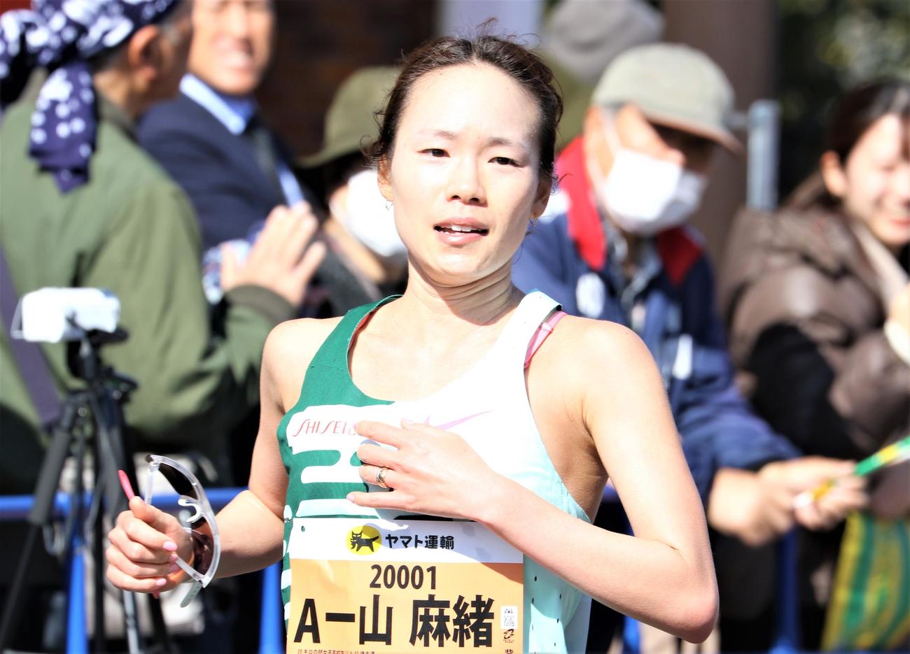 青梅マラソン女子30キロの部　優勝した一山（撮影・藤塚大輔）