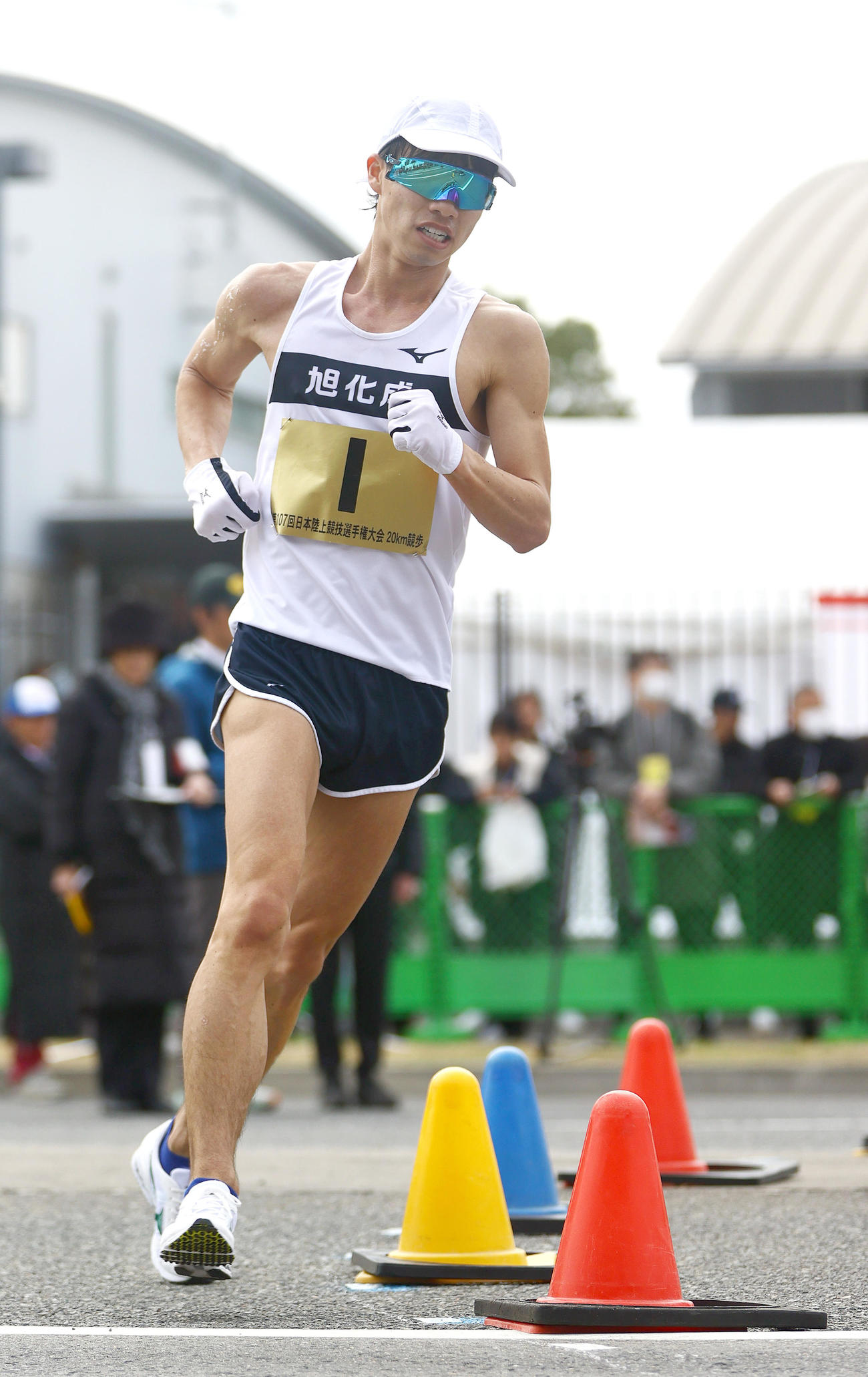 力強い歩きを見せる池田（撮影・上山淳一）