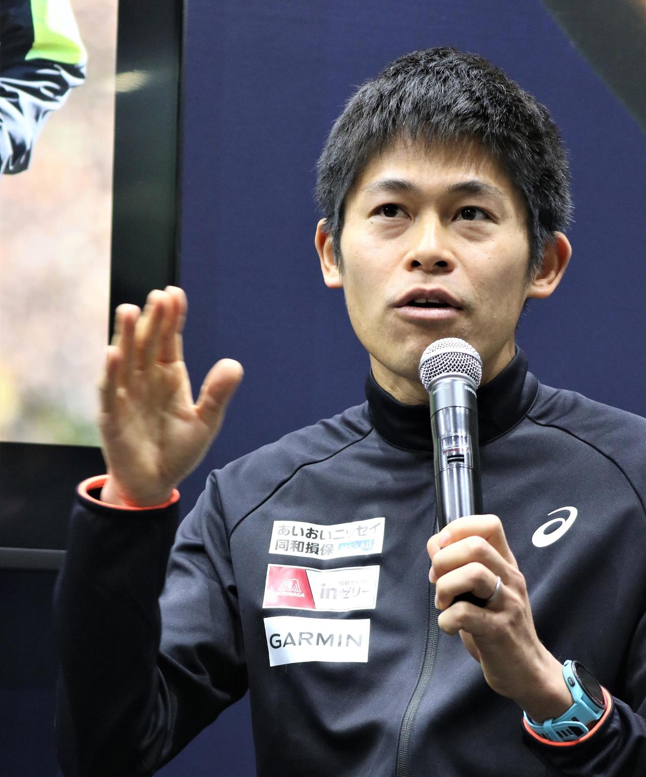 Garminアンバサダーの就任披露トークショーに出席した陸上男子の川内（撮影・藤塚大輔）