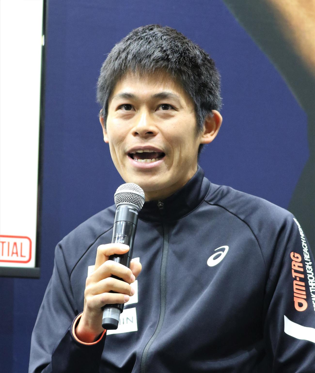 Garminアンバサダーの就任披露トークショーに出席した陸上男子の川内（撮影・藤塚大輔）