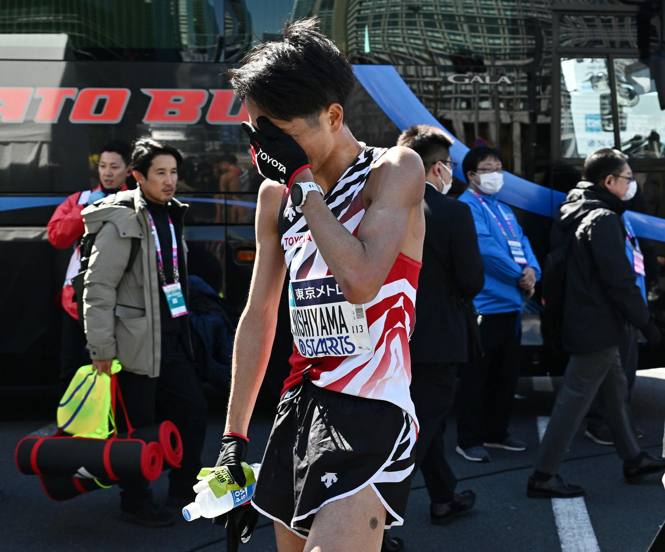 ゴール後、悔し涙を流す西山雄（撮影・滝沢徹郎）