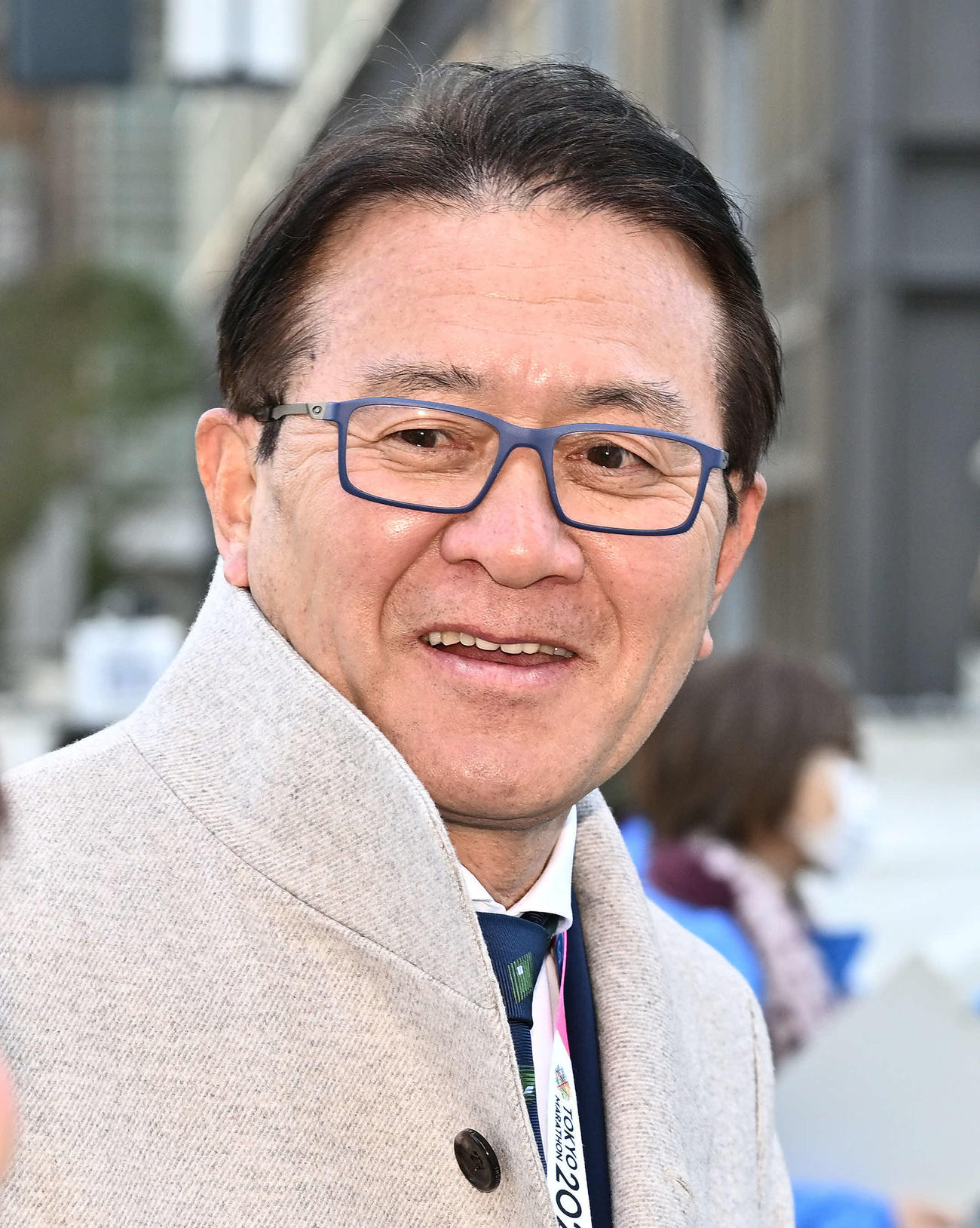 関係者と談笑する瀬古氏（撮影・滝沢徹郎）