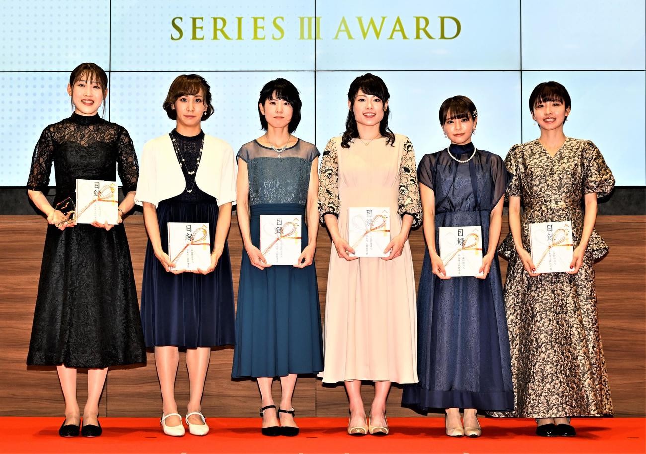 JMCシリーズ3の表彰式に出席した、左から前田、安藤、鈴木、松田、加世田、細田（提供：日本陸連／フォート・キシモト）