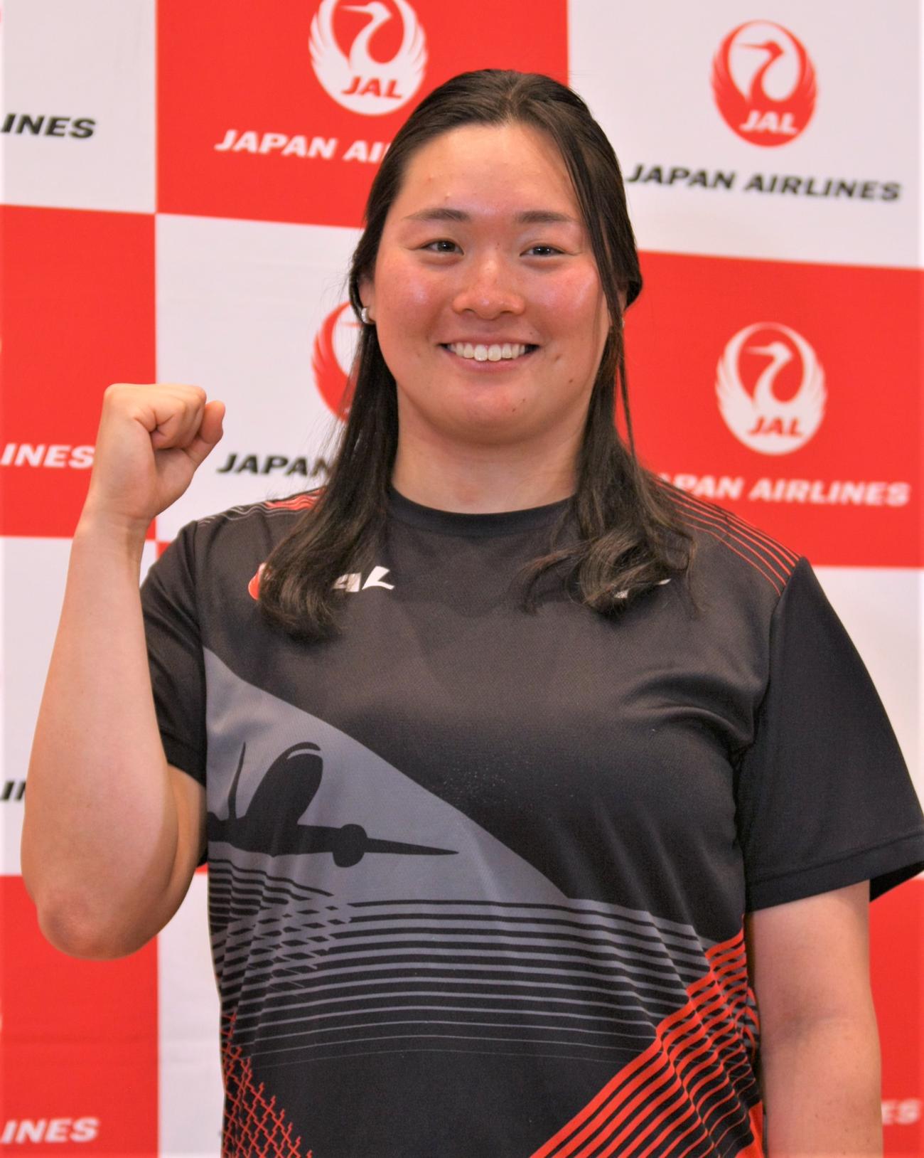欧州から帰国し、新シーズンへ向けた取材会に出席した陸上女子やり投げの北口（撮影・藤塚大輔）