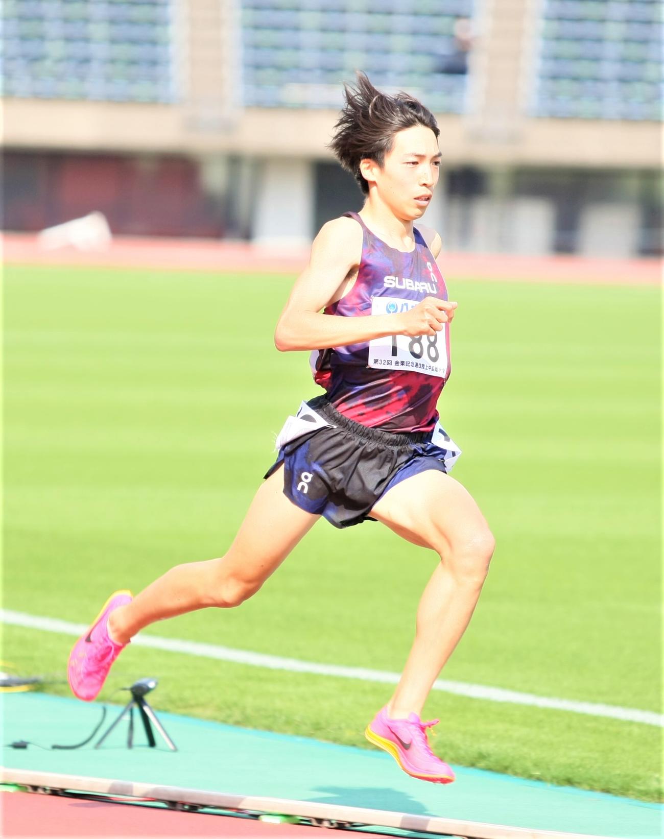 金栗記念選抜陸上中長距離大会　男子1500メートルに出場した三浦（撮影・藤塚大輔）
