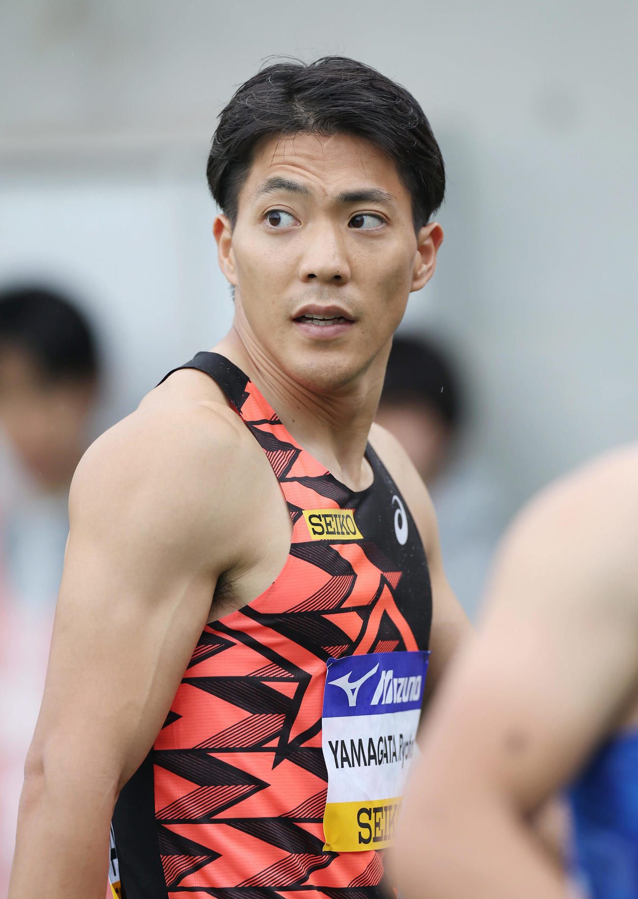 男子100メートル予選3組　予選3組3位に終わりA決勝進出を逃した山縣（中央）（撮影・前田充）