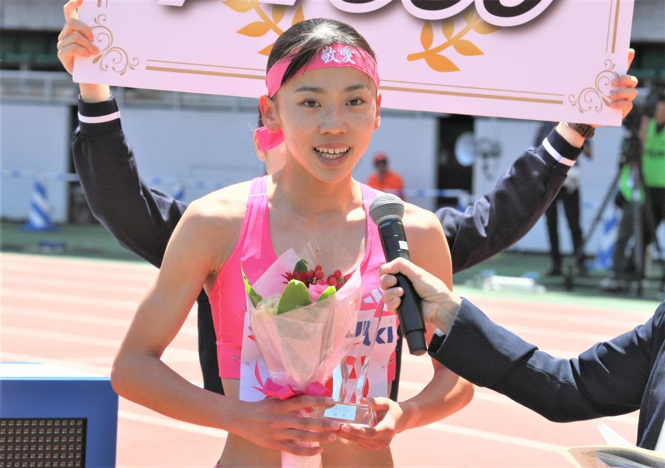 静岡国際陸上女子800メートル　全体1位となった久保（撮影・藤塚大輔）
