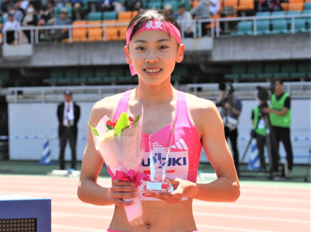 静岡国際陸上女子800メートル　全体1位となった久保（撮影・藤塚大輔）