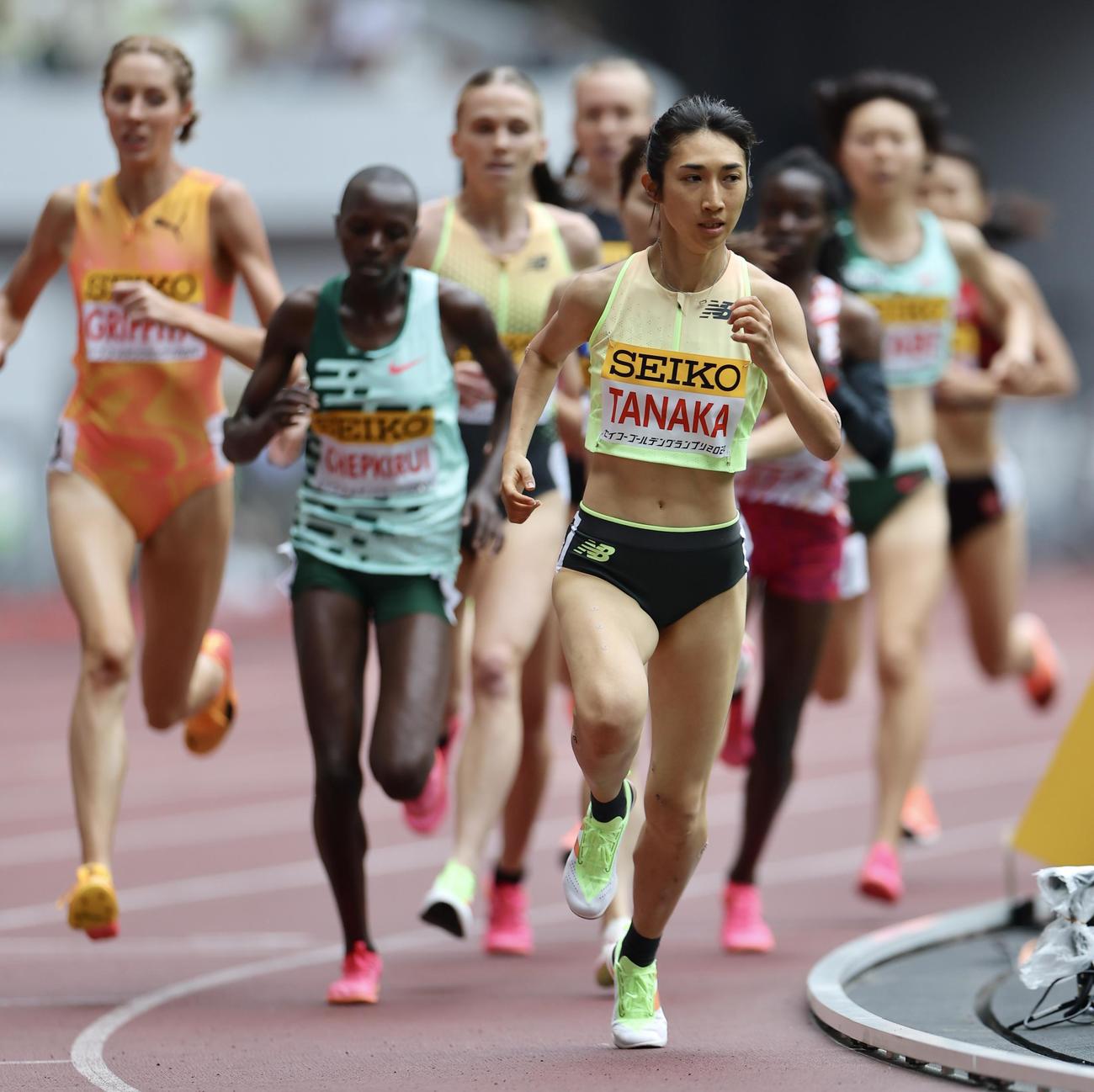 女子1500メートルで力走する田中（撮影・河田真司）