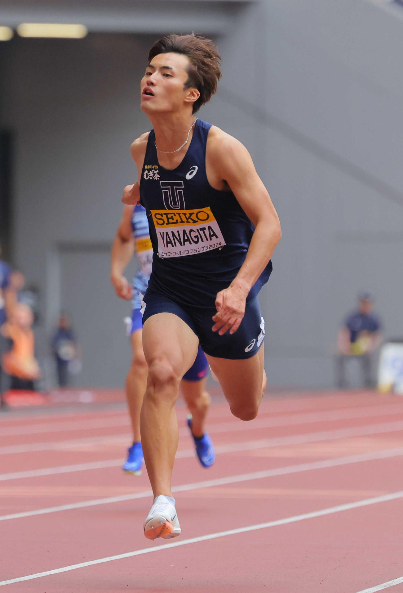 男子100メートル決勝　1位でゴールする柳田（代表撮影）