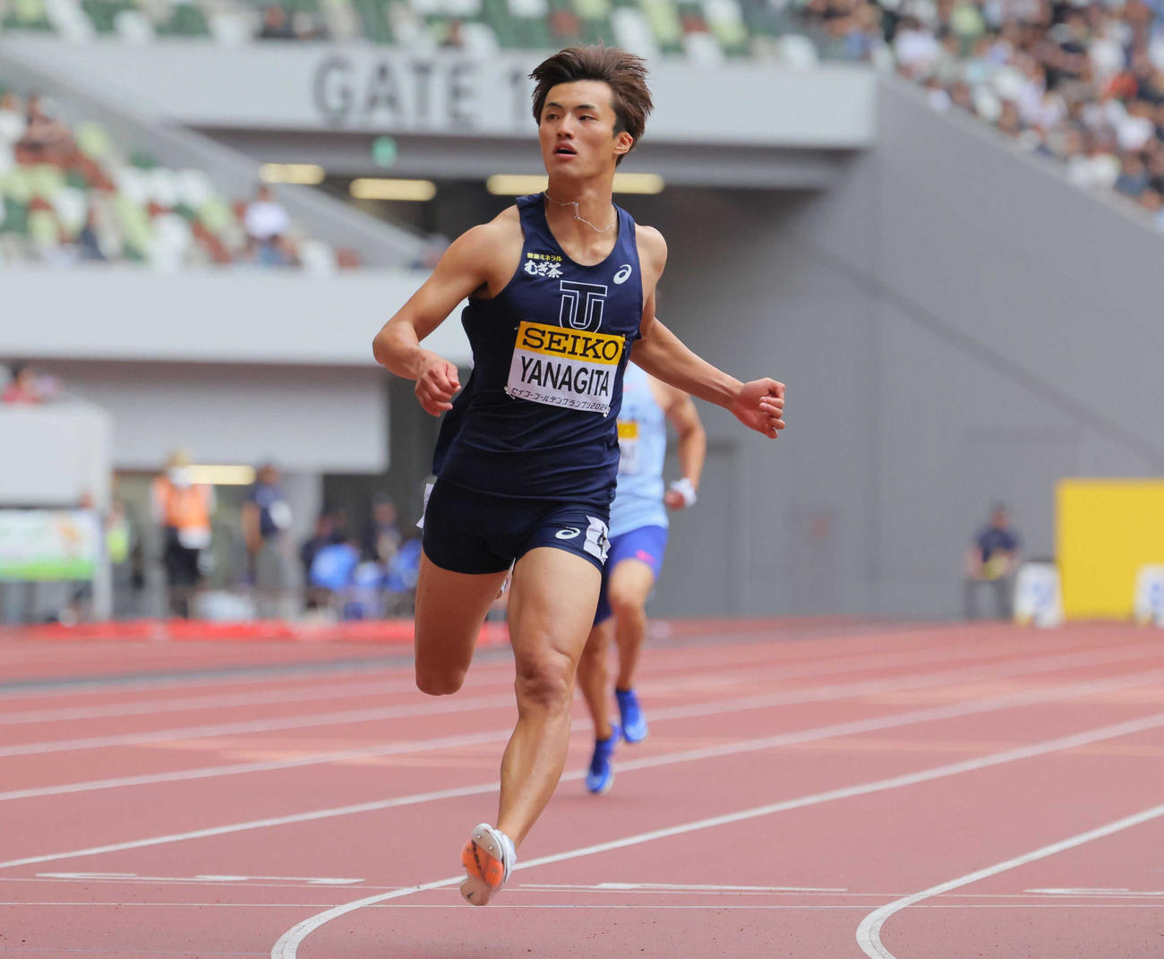 男子100メートル決勝　1位でゴールする柳田（代表撮影）