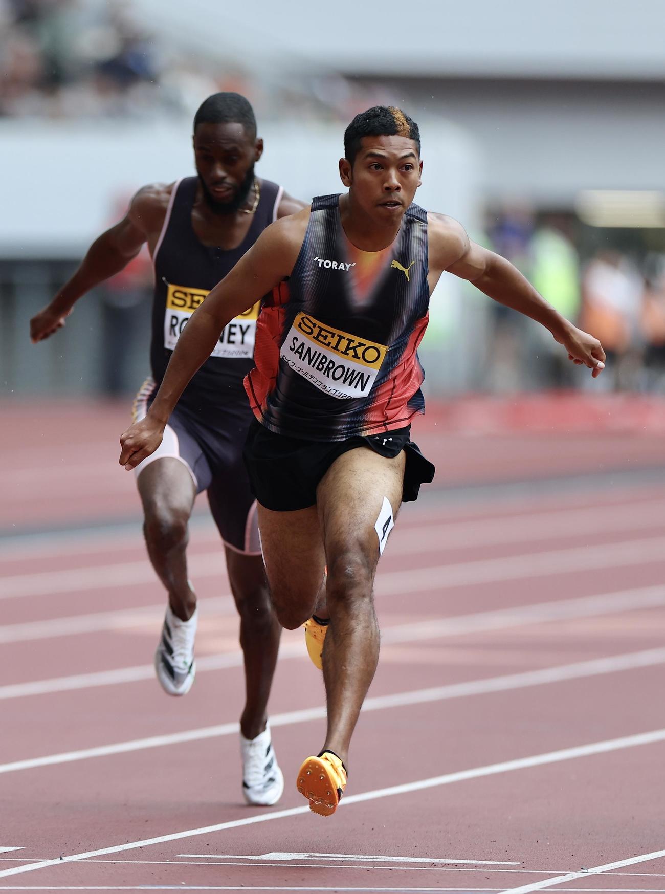 男子100メートル予選で力走するサニブラウン（撮影・河田真司）