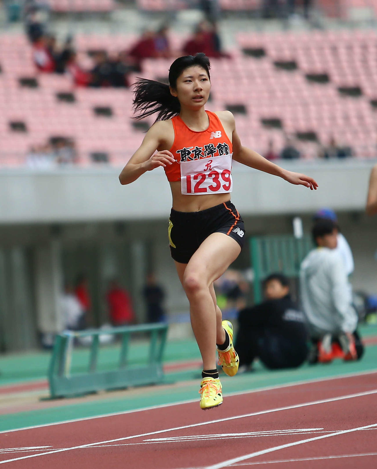 女子200メートル決勝　県高校新記録で優勝し3冠獲得した秋沢