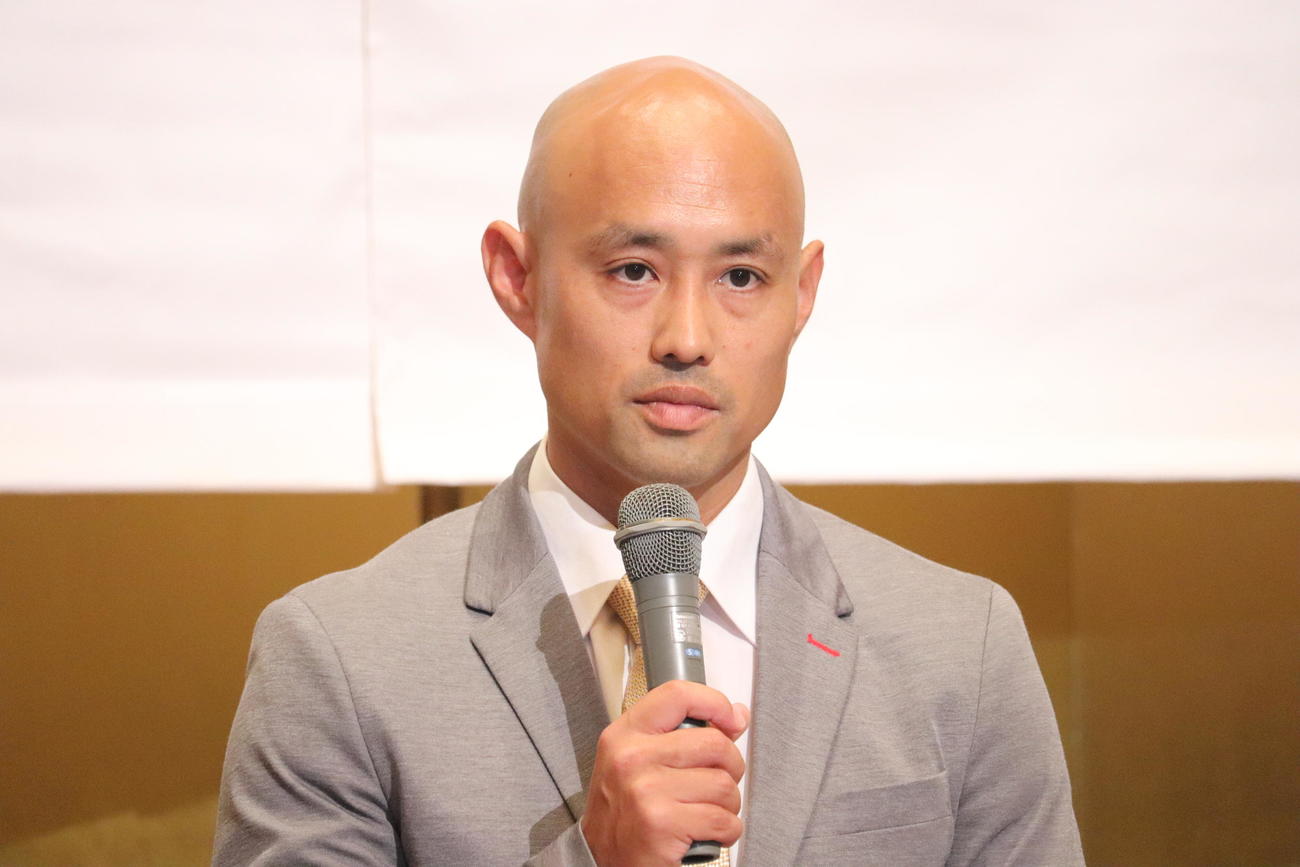 質問に答える山本篤（撮影・竹本穂乃加）