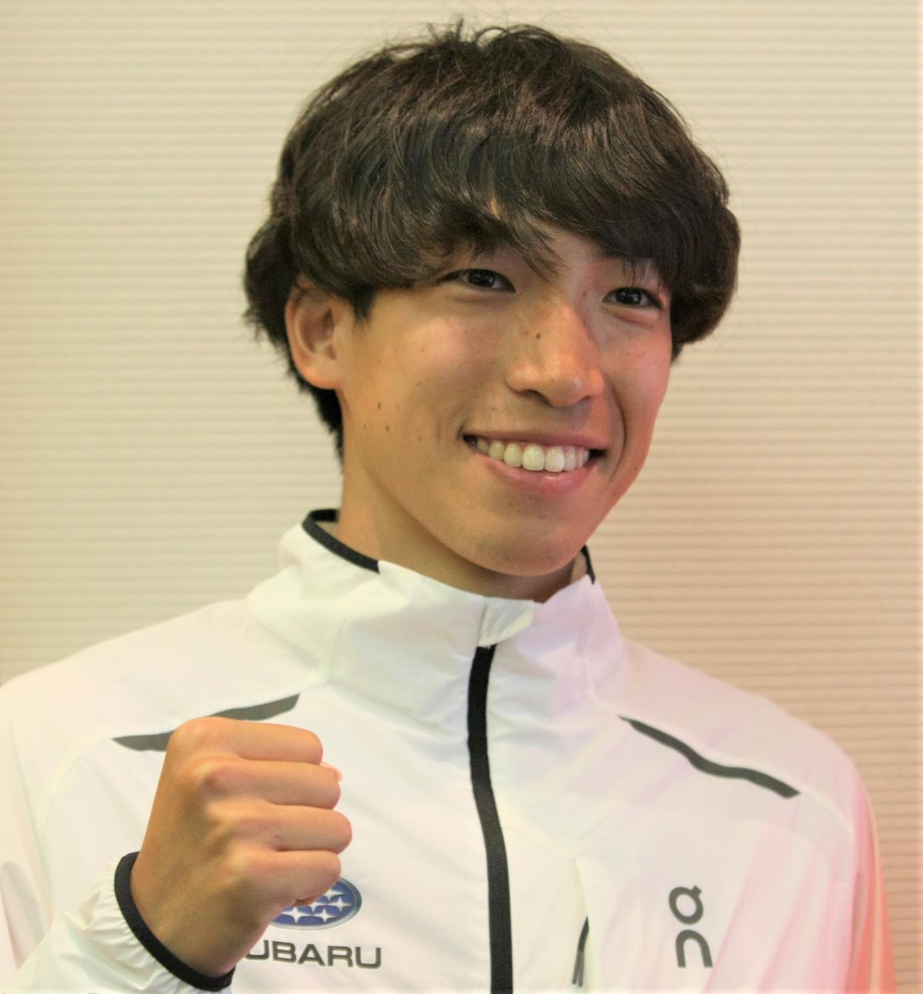 群馬・太田市役所を表敬訪問した陸上男子3000メートル障害の三浦（撮影・藤塚大輔）