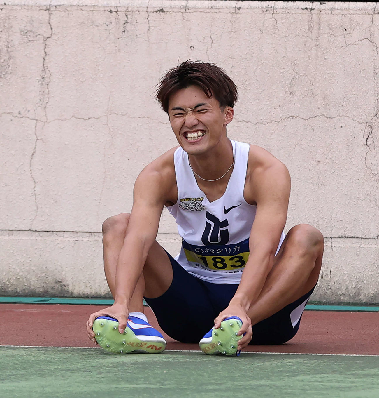 男子100メートル決勝、9秒台ならず悔しそうな表情の東洋大・柳田（撮影・河野匠）