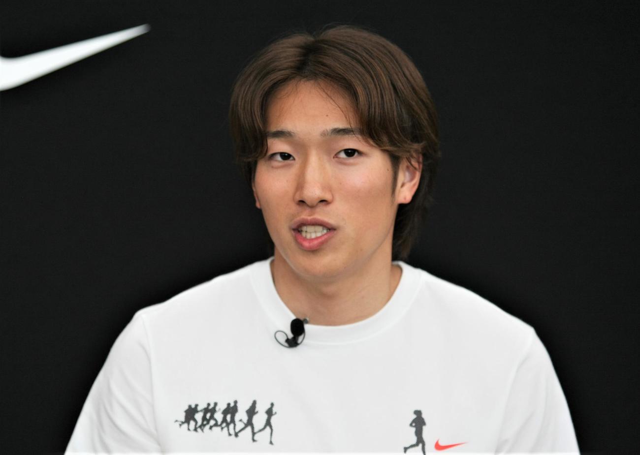 ナイキ主催の取材会に出席した陸上男子110メートル障害の泉谷（撮影・藤塚大輔）