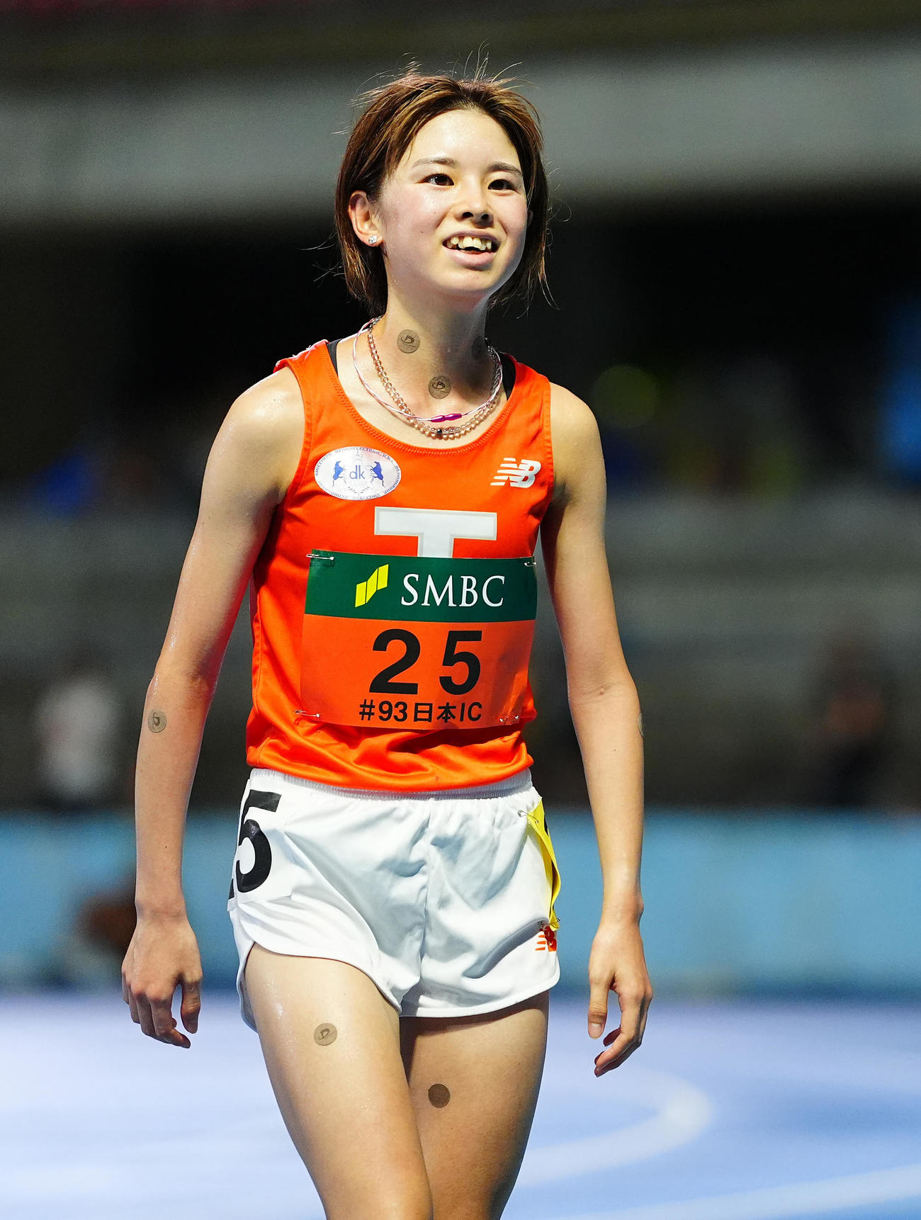 女子1万メートル決勝、レースを終え笑顔を見せる不破（撮影・垰建太）