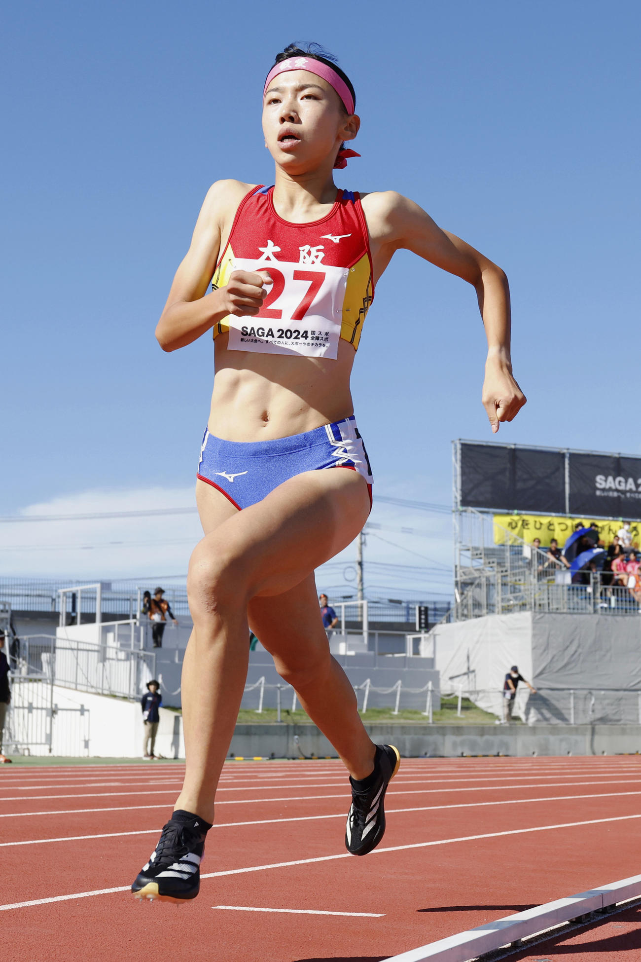 少年女子A800メートルで、2分2秒09の大会新をマークし優勝した大阪・久保凜（共同）