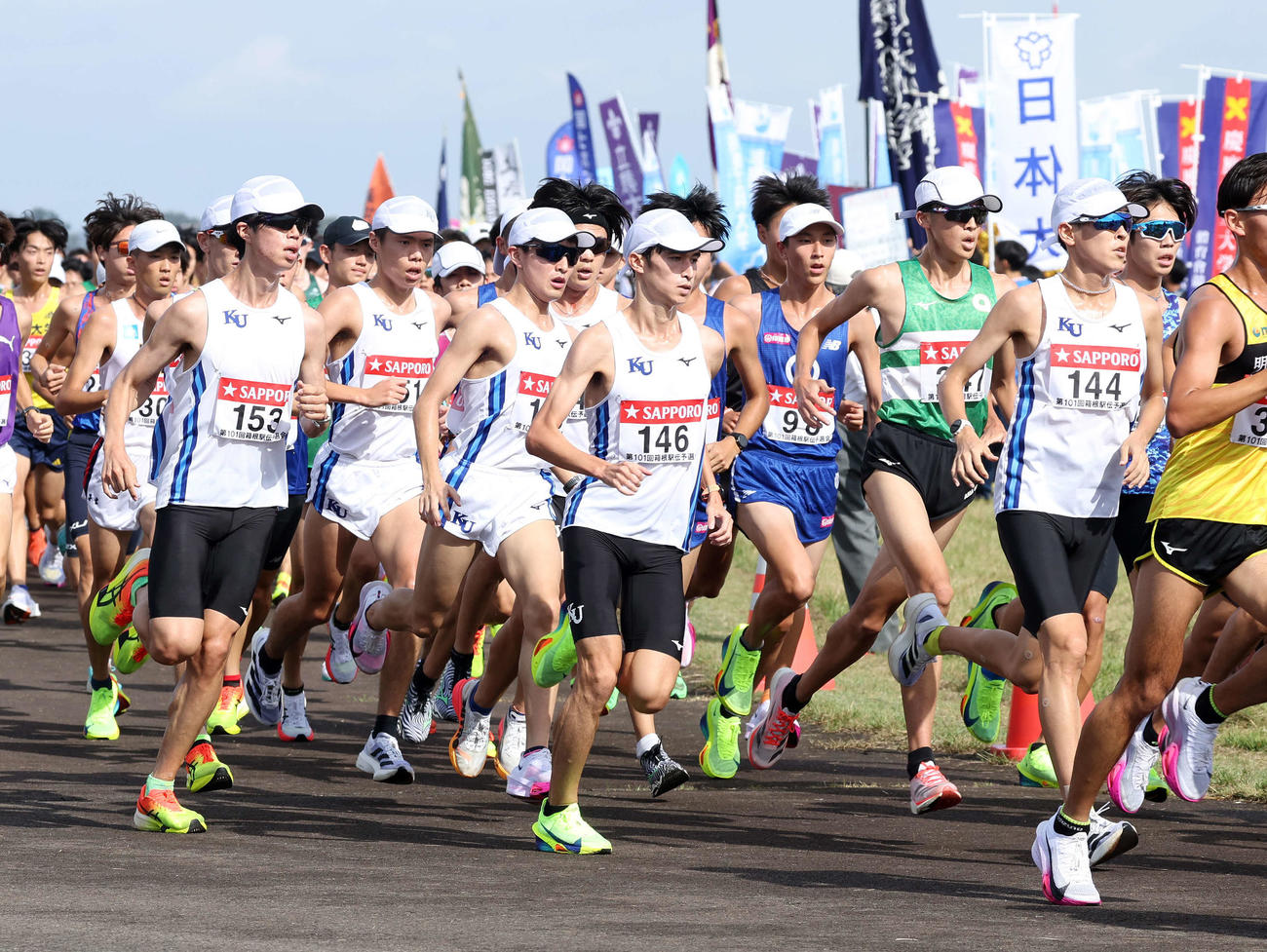 力走する神奈川大の選手たち（撮影・鈴木正人）
