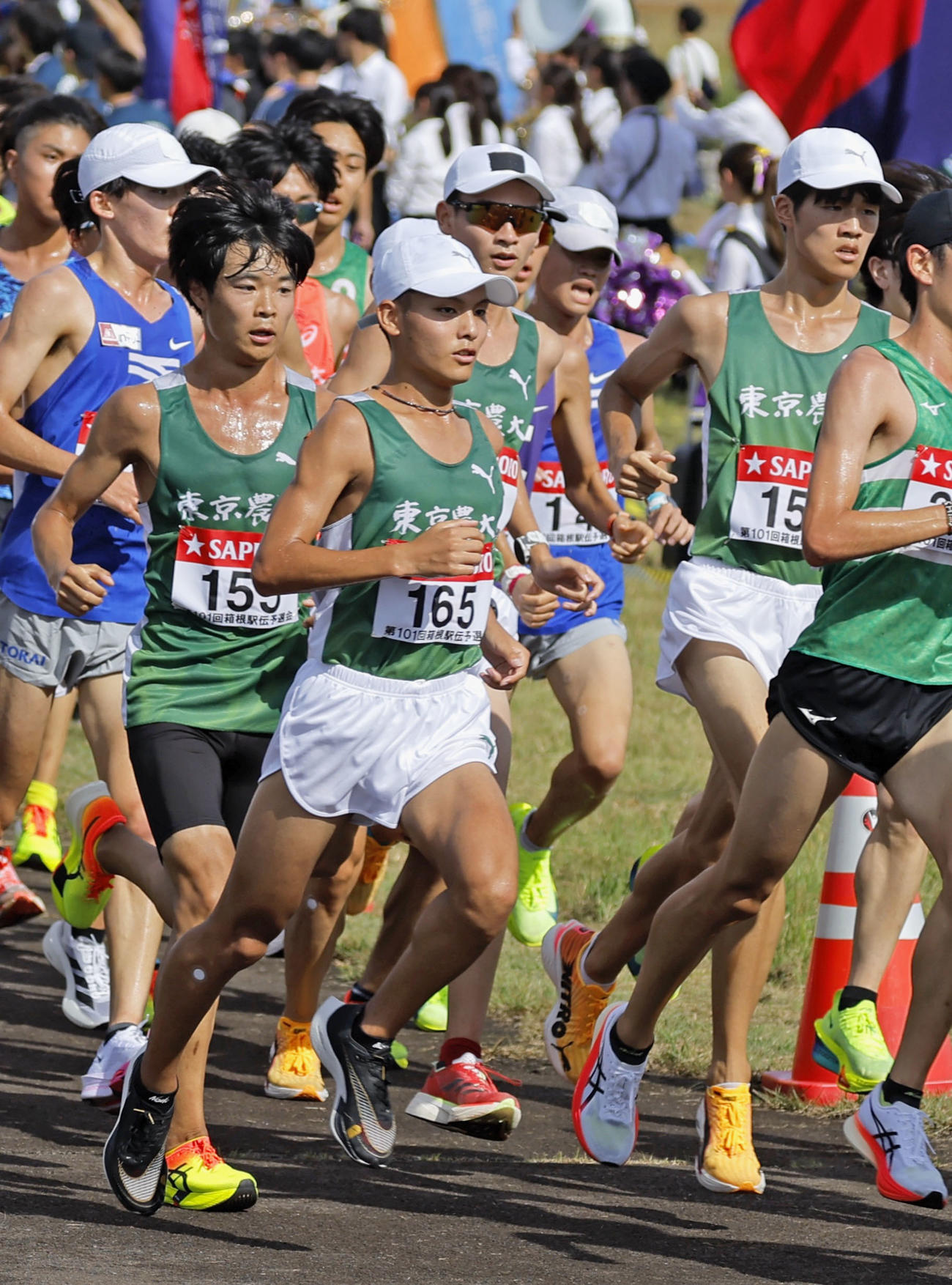 力走する東農大の選手たち（共同）