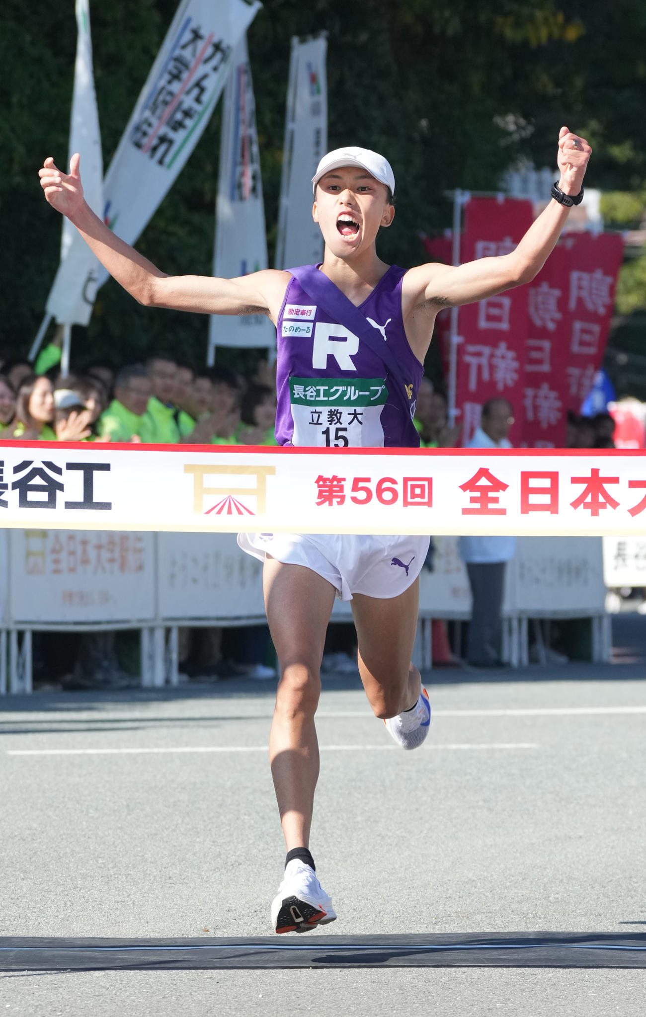 7位でゴールする立教大・安藤圭佑（撮影・森本幸一）