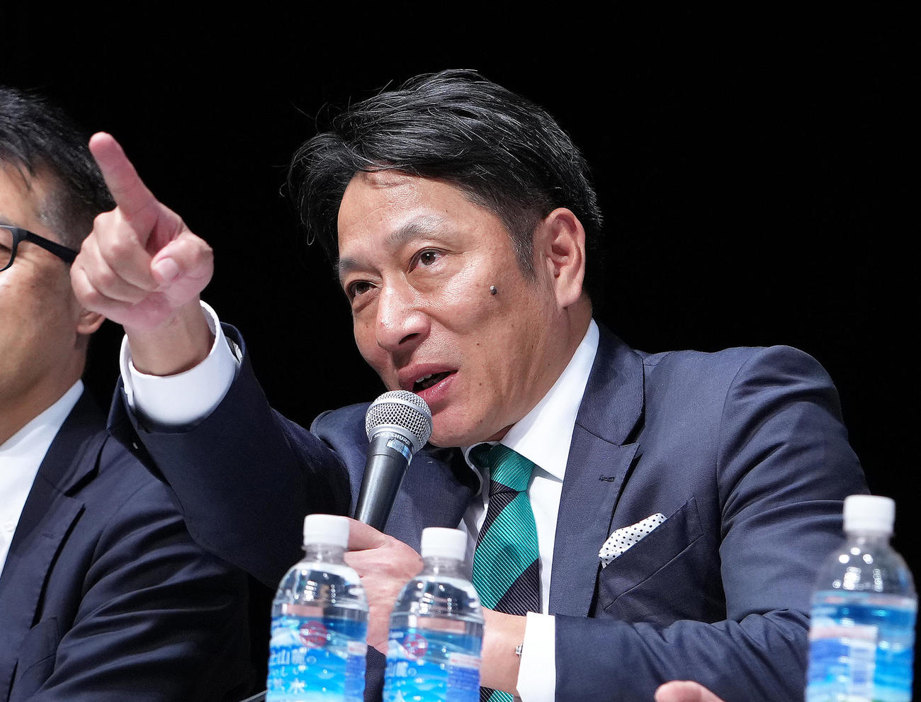 第101回箱根駅伝記者発表会で意気込みを語る青学大・原監督（撮影・足立雅史）