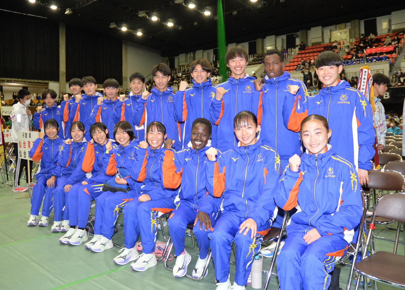 レースに向け、笑顔で意気込む仙台育英の選手たち（撮影・浜本神威）