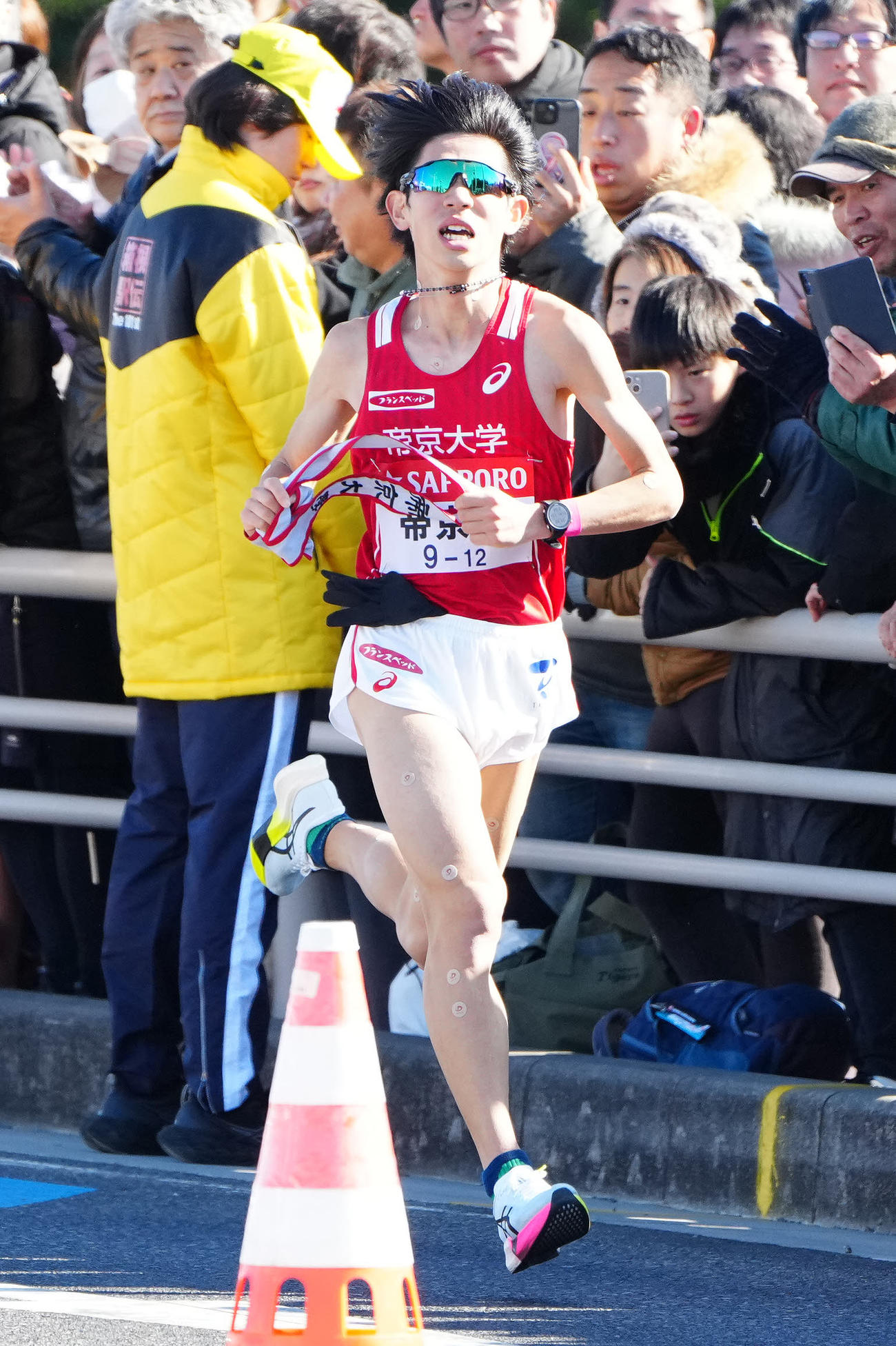 平塚中継所に向かう帝京大3区柴戸（撮影・江口和貴）