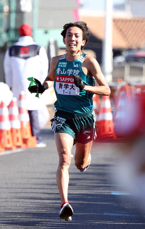 3区で力走した青学大・鶴川正也（代表撮影）