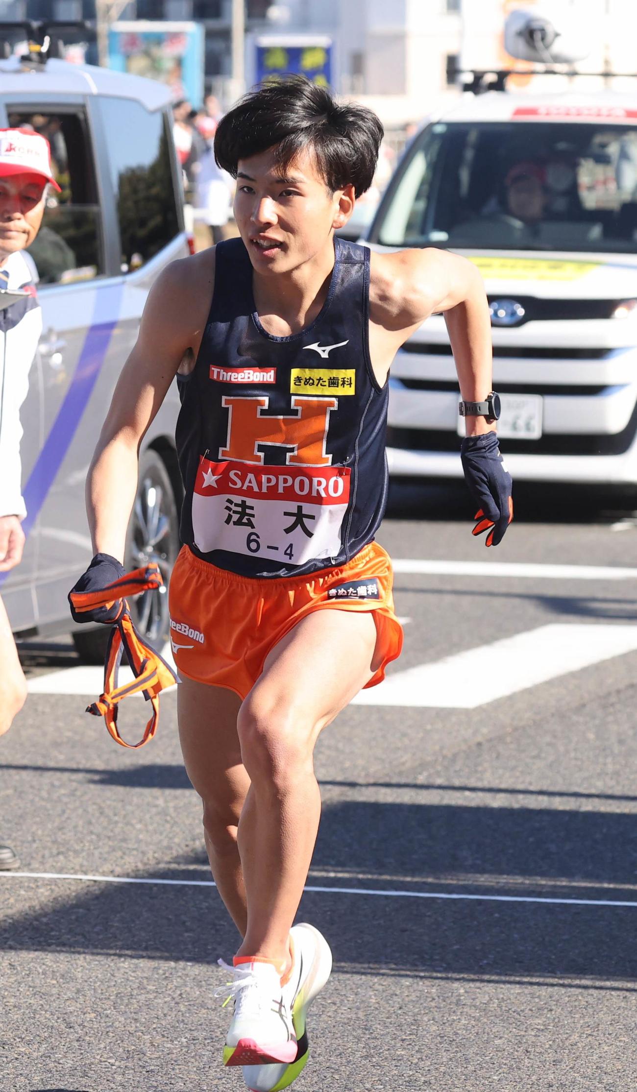 第101回箱根駅伝　往路　法大4区の花岡慶次（代表撮影）