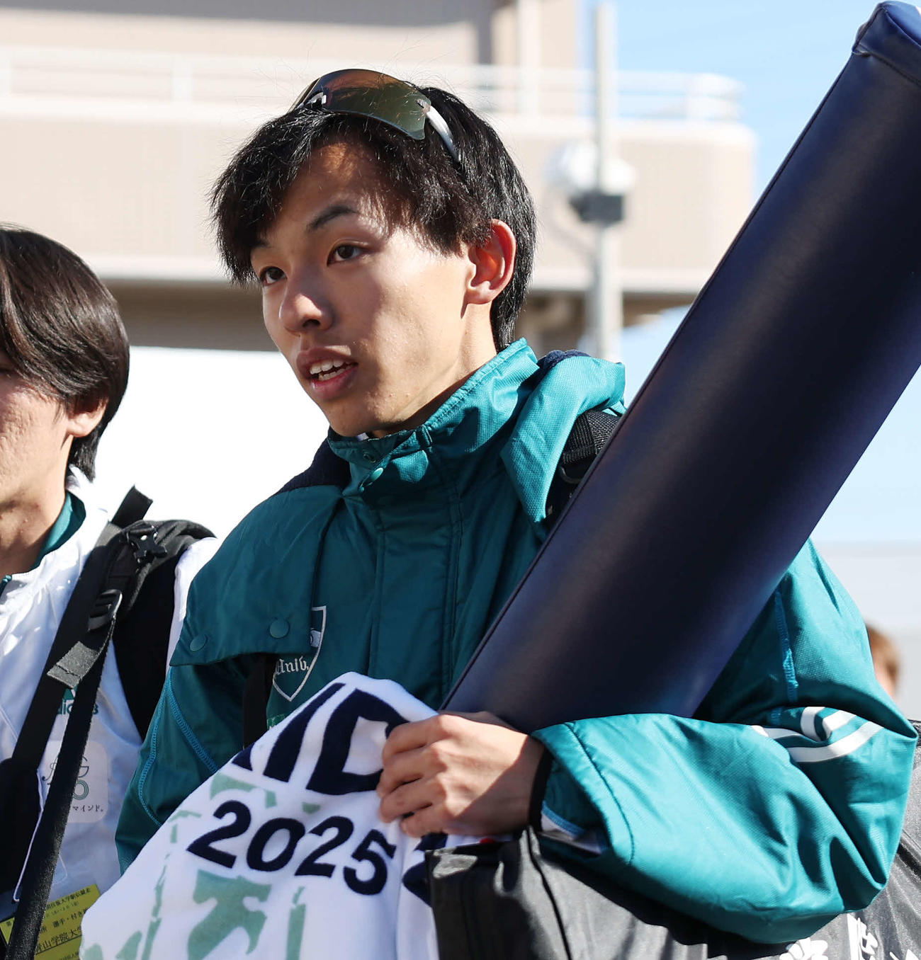 戸塚中継所で走り終え引き揚げる青学大2区黒田朝（撮影・宮地輝）