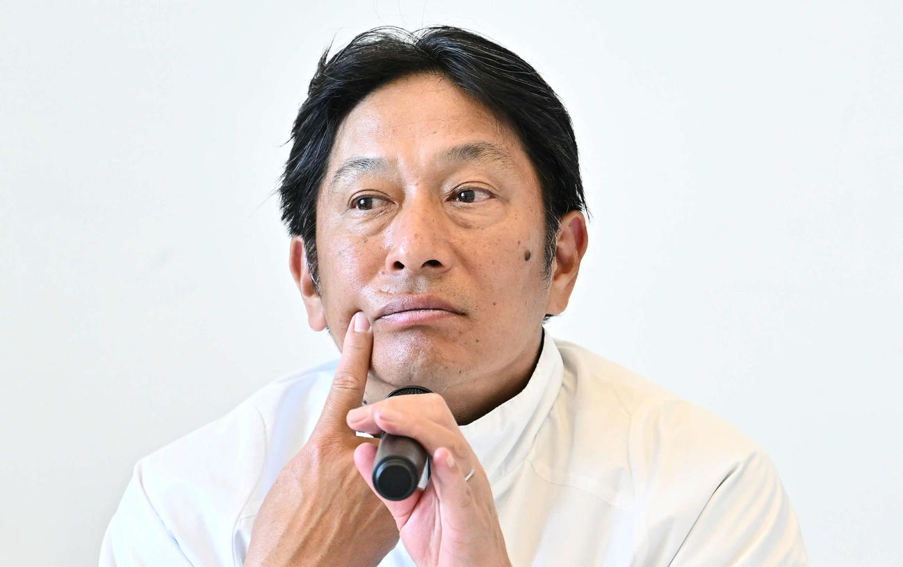 往路優勝の会見に臨む青学大・原監督（撮影・滝沢徹郎）