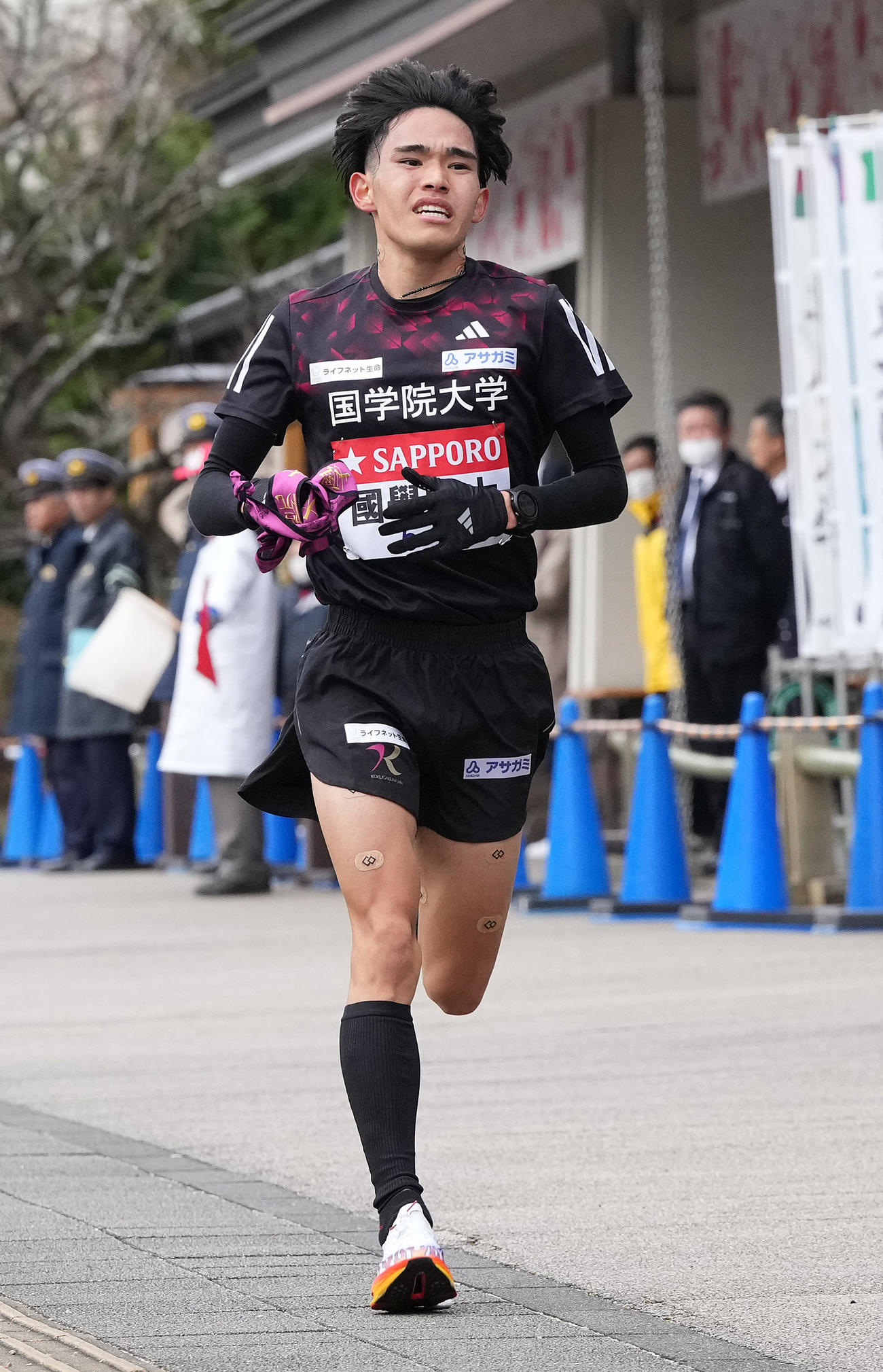 国学院大6区嘉数は小田原中継所に到着する（撮影・鈴木みどり）