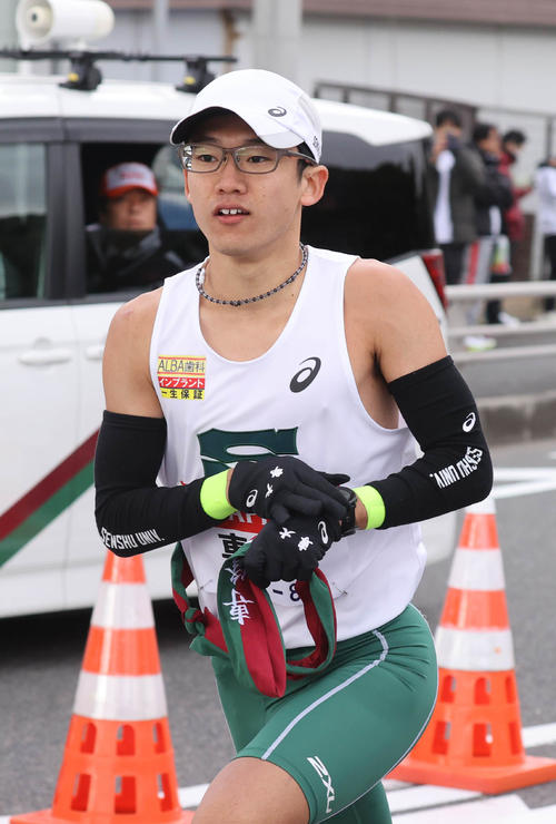 力走する専大8区犬塚知宏（代表撮影）