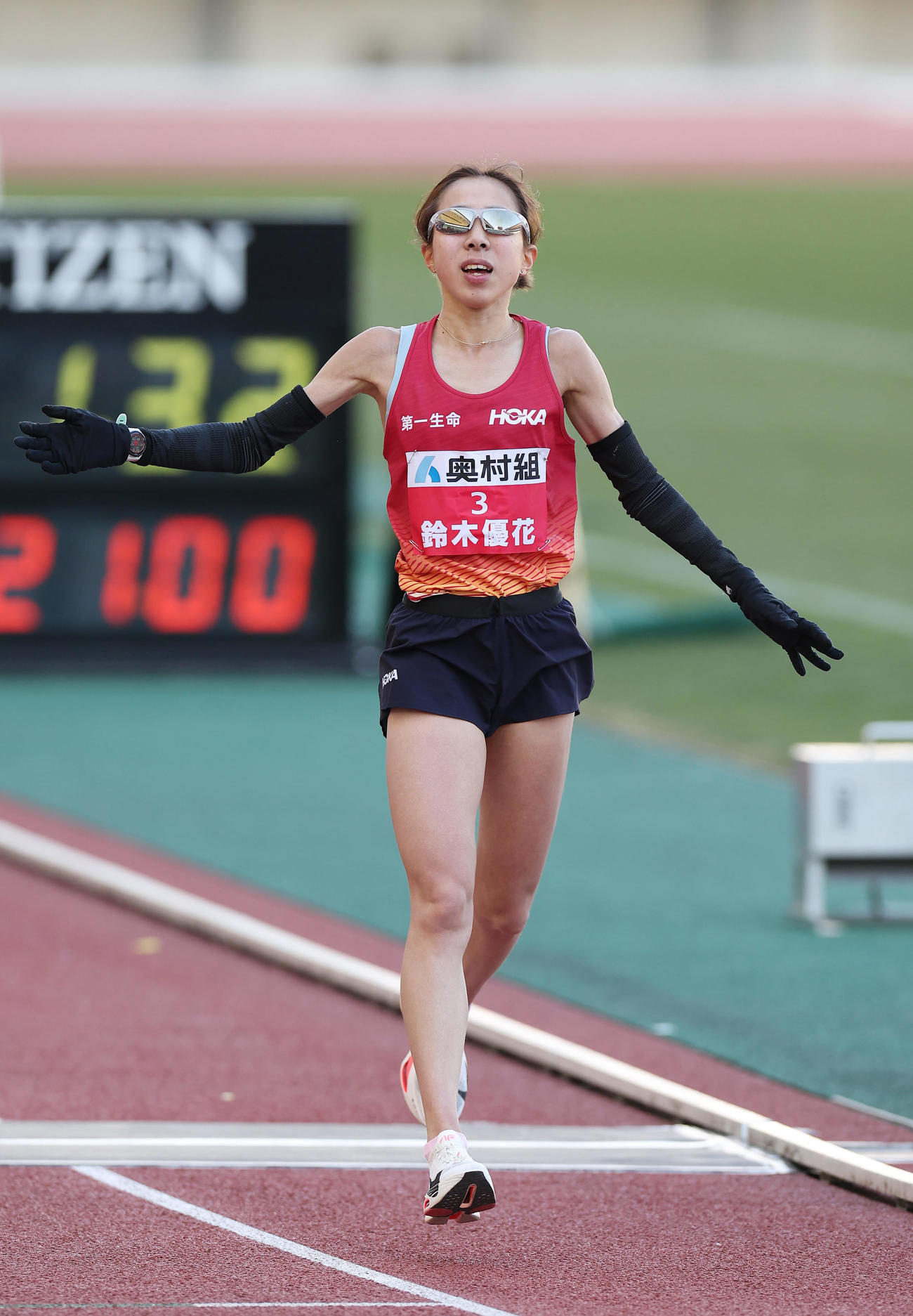 3位でゴールする鈴木優花（撮影・前田充）