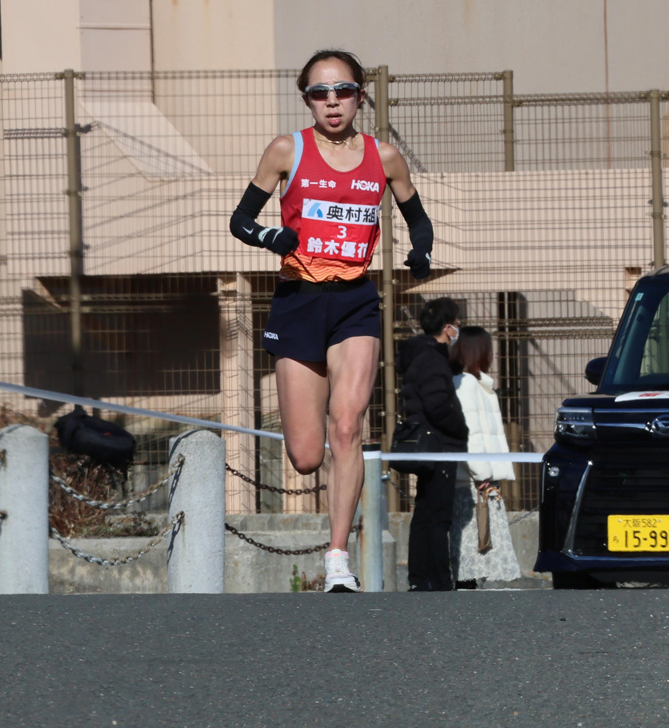 大阪国際女子マラソン　28キロ地点あたりを走る鈴木（撮影・清水貴仁）