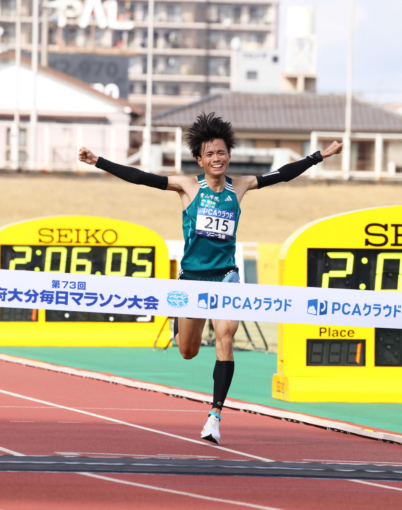 総合2位、日本人1位でゴールする青学大・若林宏樹（撮影・鬼束羽瑠菜）