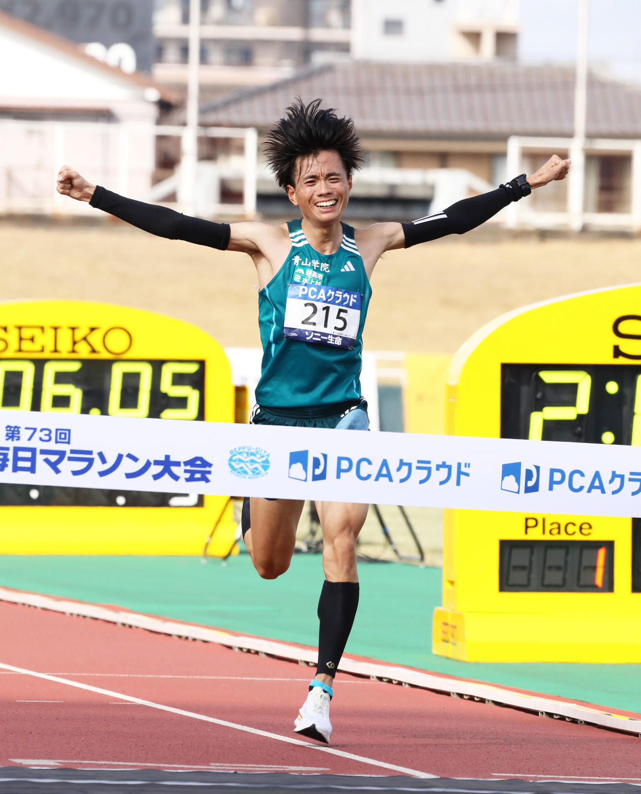 総合2位、日本人1位でゴールする青学大・若林宏樹（撮影・鬼束羽瑠菜）
