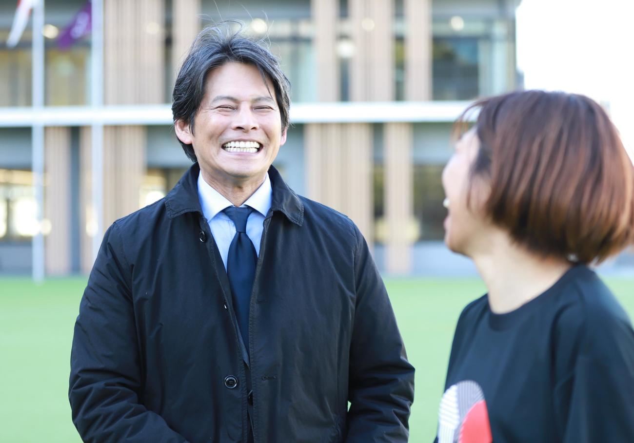 陸上世界選手権東京大会200日前イベントに登壇した織田裕二と福士加代子（手前）（撮影・藤塚大輔）